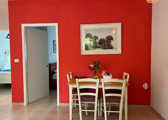 Alma Bahar - Charming 2 Bdrm House With Garden עלמה בהר - דירת אירוח בלב גן פורח