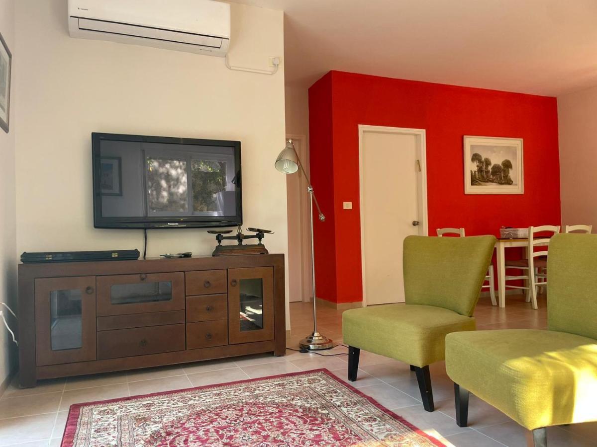 Alma Bahar - Charming 2 Bdrm House With Garden עלמה בהר - דירת אירוח בלב גן פורח Ferienhaus