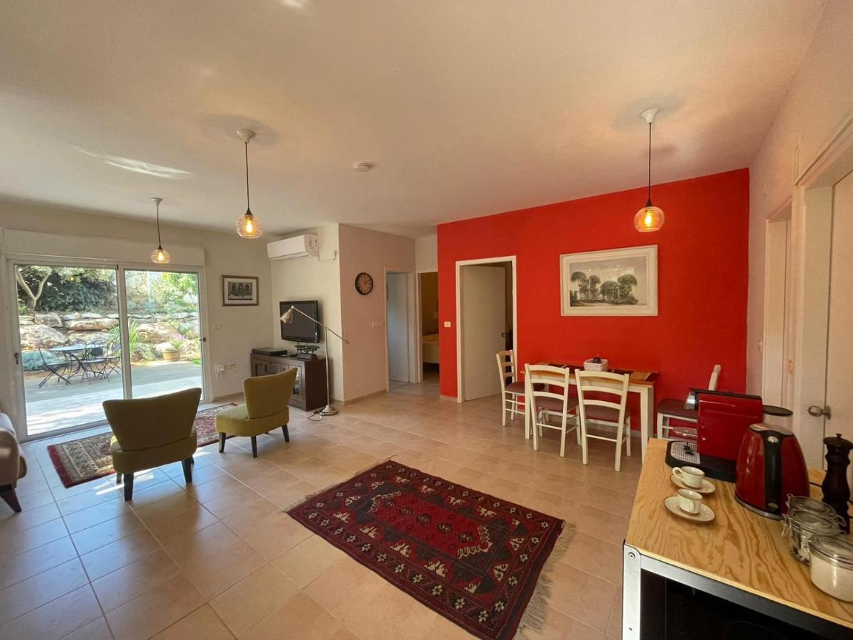 Alma Bahar - Charming 2 Bdrm House With Garden עלמה בהר - דירת אירוח בלב גן פורח