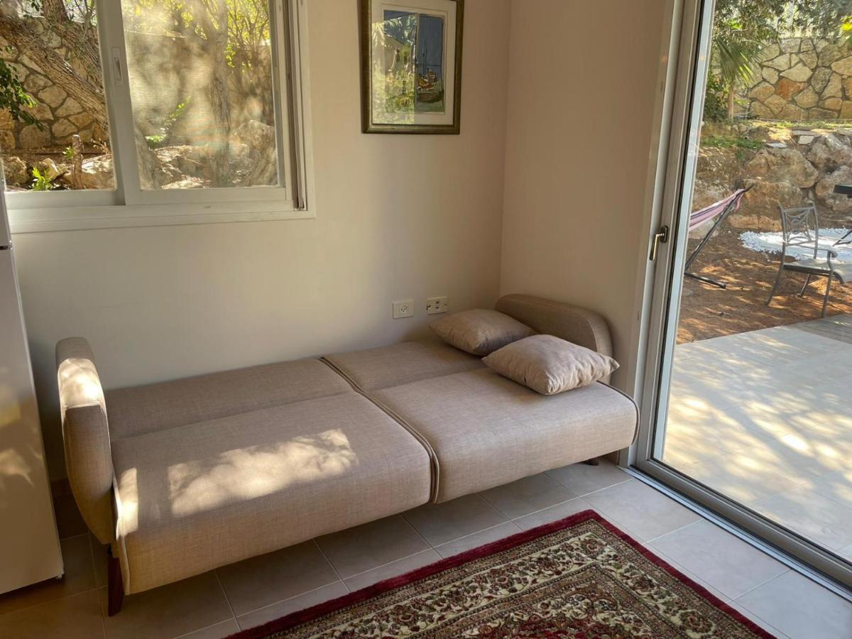 Ferienhaus Alma Bahar - Charming 2 Bdrm House With Garden עלמה בהר - דירת אירוח בלב גן פורח *